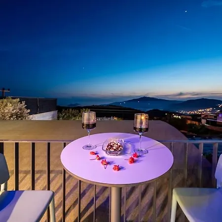 Kalkanda Korunakli Tatil Villasi