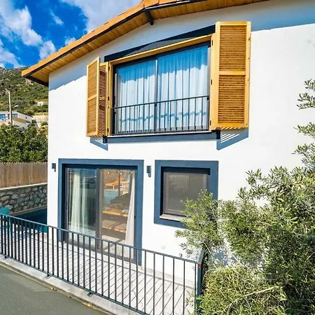 Hotel Kalkanda Korunakli Tatil Villasi Kalkan