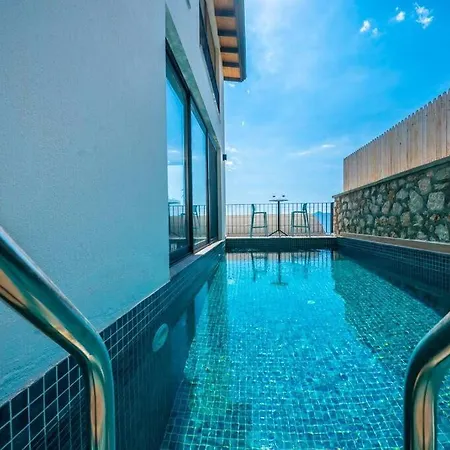 Kalkanda Korunakli Tatil Villasi Hotel