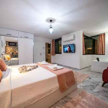 Kalkanda Korunakli Tatil Villasi Hotel
